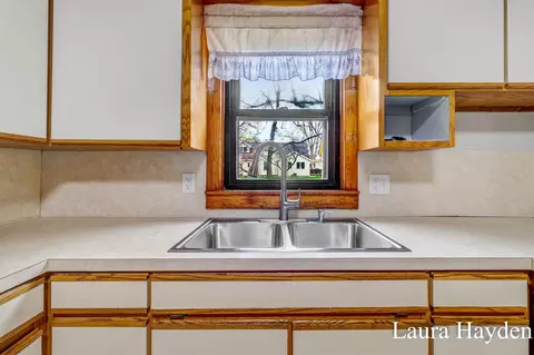 Kitchen - 350 Mill St, Saranac, MI 48881 photo 2 of 2