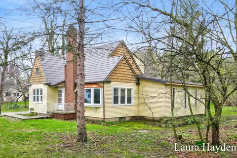 Exterior - 350 Mill St, Saranac, MI 48881 photo 2 of 9