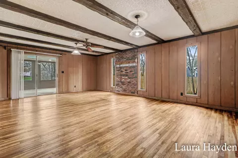 Living - 350 Mill St, Saranac, MI 48881 photo 8 of 9