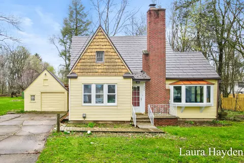 350 Mill St, Saranac, MI 48881