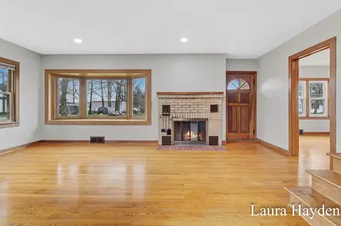 Living - 350 Mill St, Saranac, MI 48881 photo 3 of 9