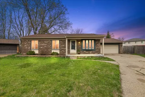 15621 Cox St, Clinton Twp, MI 48038