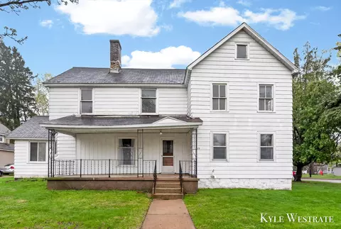 123 W Main St SE, Caledonia, MI 49316