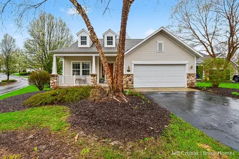 3550 Mill Point Dr SE, Kentwood, MI 49512