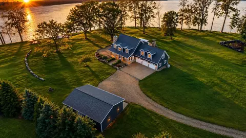 1291 S Queensway Dr, Lake Isabella, MI 48893