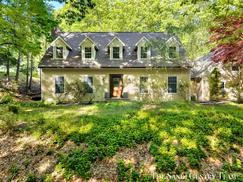 309 Stickney Ridge Rd, Grand Haven, MI 49417