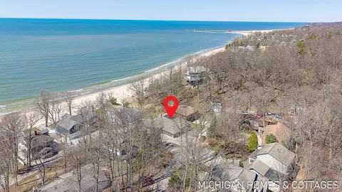 6700 Ratcliff Dr, Macatawa, MI 49434