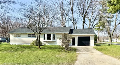 1786 Oak Park Dr, Muskegon, MI 49442