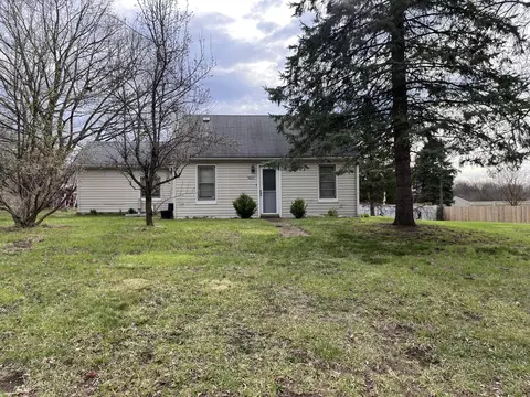 5061 Walsh Dr, Brighton, MI 48114