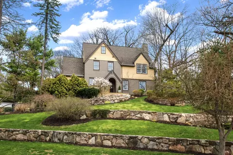 311 Awixa Rd, Ann Arbor, MI 48104