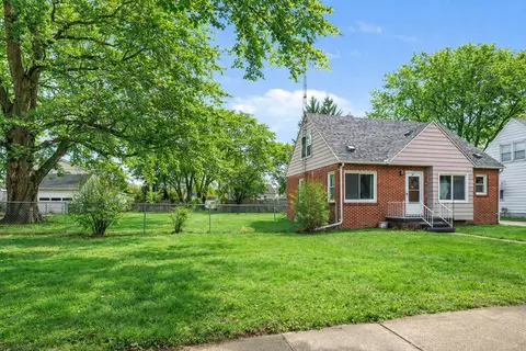Exterior - 537 Commonwealth Ave, Jackson, MI 49202 photo 5 of 8