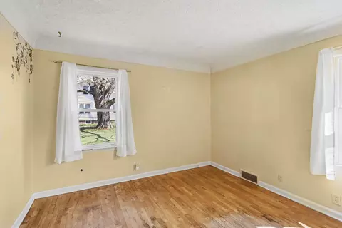 Bedroom - 537 Commonwealth Ave, Jackson, MI 49202 photo 1 of 3