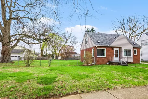 Exterior - 537 Commonwealth Ave, Jackson, MI 49202 photo 4 of 8