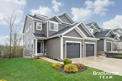 2313 Watertown Way NE #22, Grand Rapids, MI 49505