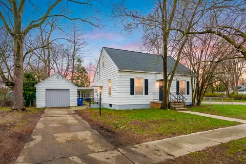 4 S Cedar Ave S, Battle Creek, MI 49037