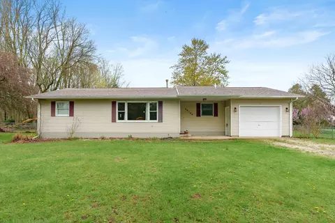 35769 Margurite Ln, Paw Paw, MI 49079
