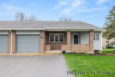 4973 N Valley Dr NE, Grand Rapids, MI 49525