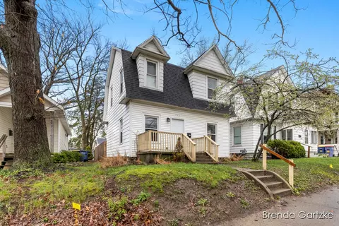 747 College Ave NE, Grand Rapids, MI 49503