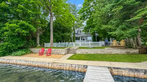 1576 S Lake Mitchell Dr, Cadillac, MI 49601