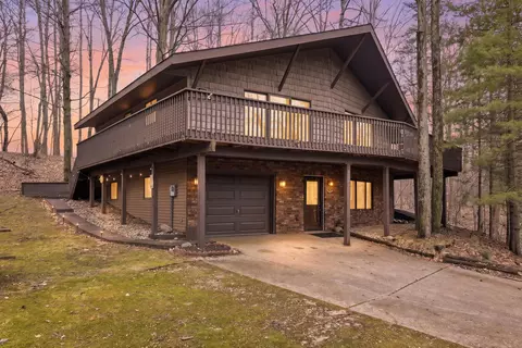 8969 Whispering Ln, Canadian Lakes, MI 49346