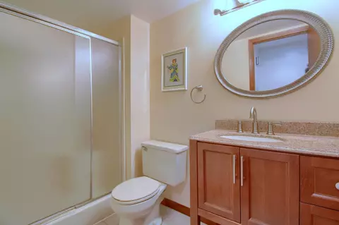 Bath - 623 Echo Ct, Saline, MI 48176 photo 2 of 2