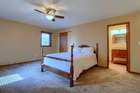 Bedroom - 623 Echo Ct, Saline, MI 48176 photo 1 of 3
