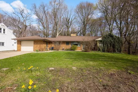 525 Prospect St, South Haven, MI 49090