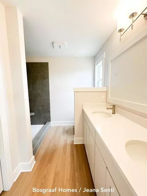 Bath - 8366 Bauerridge Ave, Jenison, MI 49428 photo 1 of 2