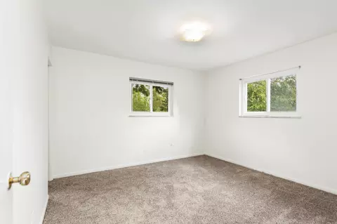 Bedroom - 219 Ottawa Dr, Troy, MI 48085 photo 5 of 6
