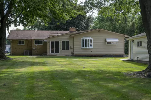 Exterior - 219 Ottawa Dr, Troy, MI 48085 photo 3 of 6