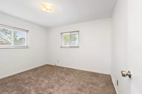 Bedroom - 219 Ottawa Dr, Troy, MI 48085 photo 4 of 6