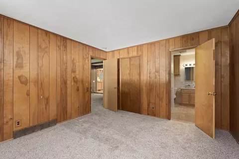 Bedroom - 219 Ottawa Dr, Troy, MI 48085 photo 2 of 6