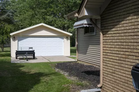 Other - 219 Ottawa Dr, Troy, MI 48085 photo 8 of 9