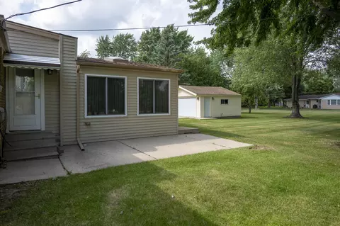 Exterior - 219 Ottawa Dr, Troy, MI 48085 photo 4 of 6