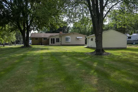 Exterior - 219 Ottawa Dr, Troy, MI 48085 photo 2 of 6