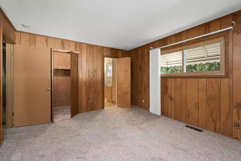 Bedroom - 219 Ottawa Dr, Troy, MI 48085 photo 1 of 6