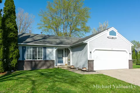 725 Brittany Ct SE, Grand Rapids, MI 49548