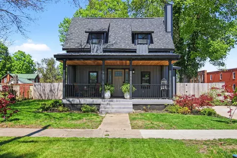 212 W Cass St, Bangor, MI 49013