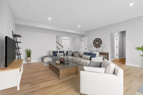 Living - 8564 Brighten Trl, Mattawan, MI 49071 photo 8 of 11
