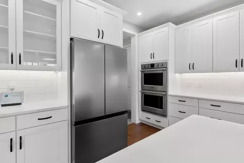 Kitchen - 8564 Brighten Trl, Mattawan, MI 49071 photo 4 of 5