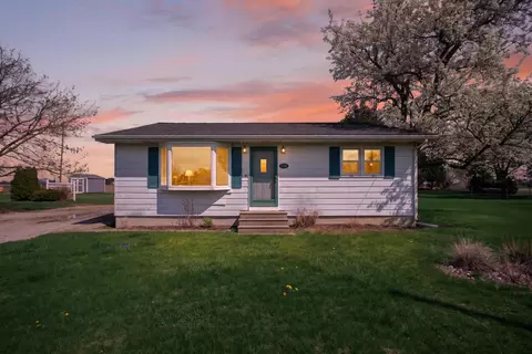 280 Somerset Dr, Cement City, MI 49233