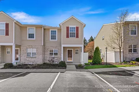 1040 Ada Place Dr SE, Grand Rapids, MI 49546