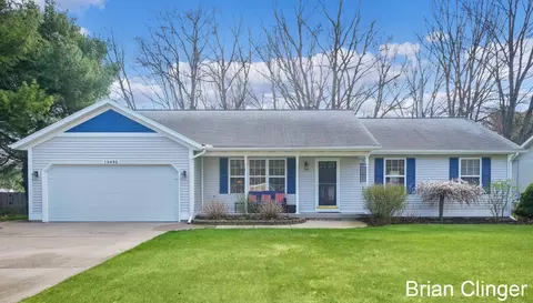 13452 152nd Ave, Grand Haven, MI 49417
