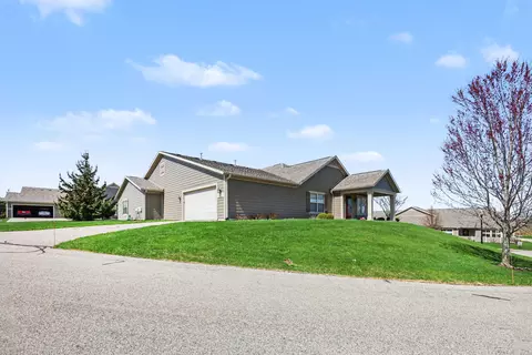 1229 Waterwalk Dr, Holland, MI 49423
