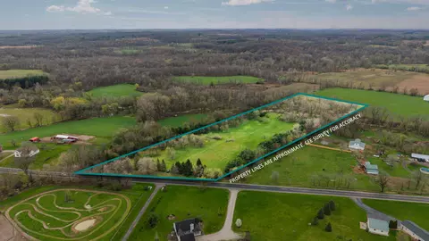 9602 Clinton Rd, Manchester, MI 48158