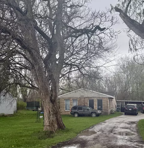 898 Sumpter Rd, Belleville, MI 48111