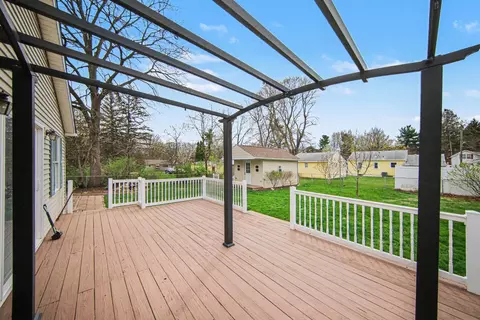 Exterior - 411 Park Rd, Jackson, MI 49203 photo 4 of 7