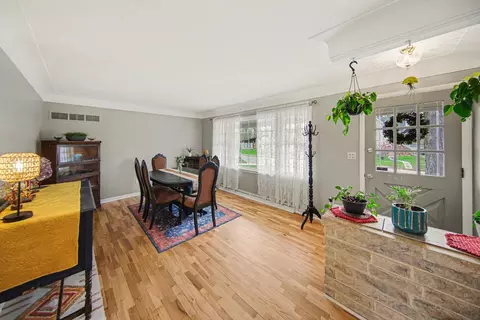 Dining - 411 Park Rd, Jackson, MI 49203 photo 3 of 3