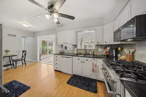 Kitchen - 411 Park Rd, Jackson, MI 49203 photo 1 of 3
