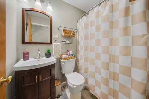 Bath - 411 Park Rd, Jackson, MI 49203 photo 2 of 2